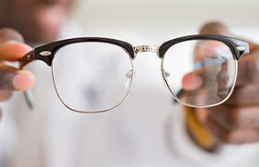 Glasses with high index plastic lenses