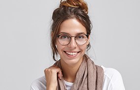 Woman wearing round rim glasses