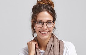 Woman wearing round rim glasses
